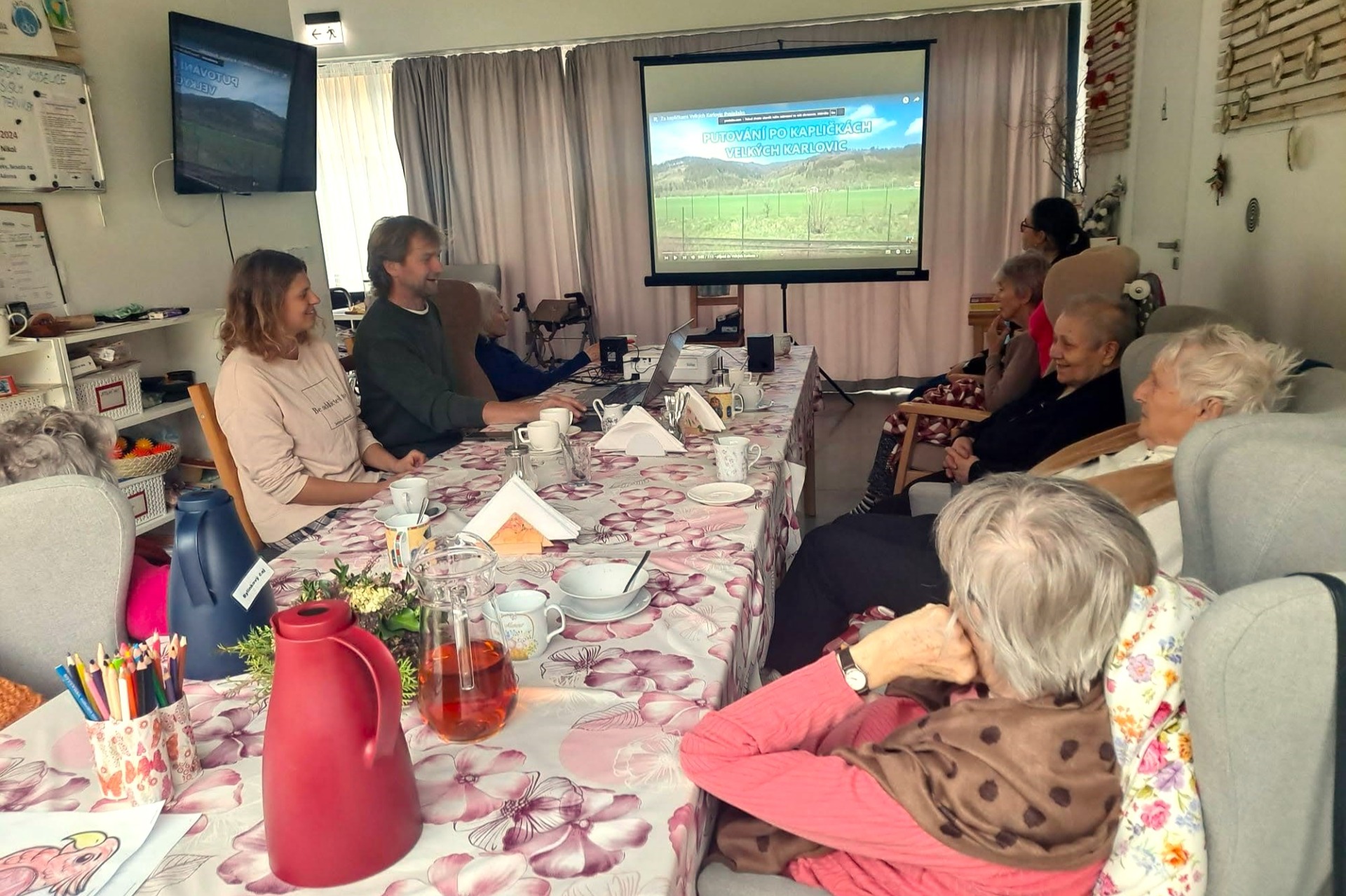 Promítání a besedy